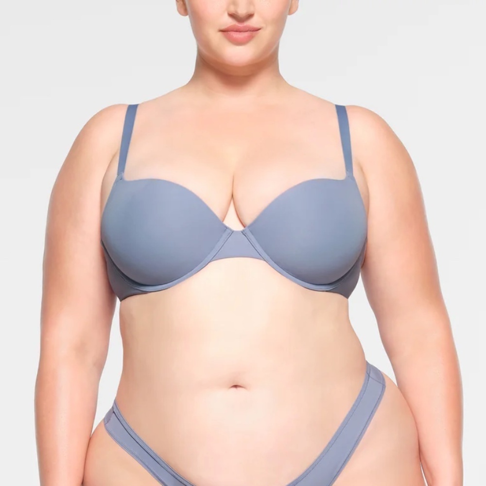 SKIMS Fits Everybody T-Shirt Demi Bra Coverage 2294 Slate size 40DD